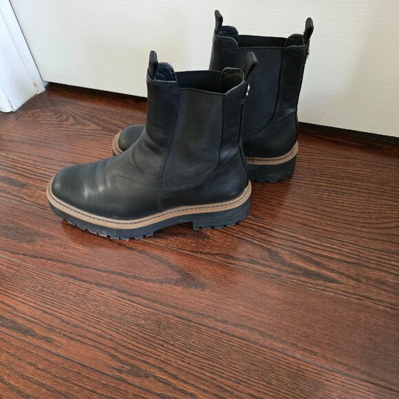 Sam Edelman Laguna Chelsea boot - Picture 2 of 2